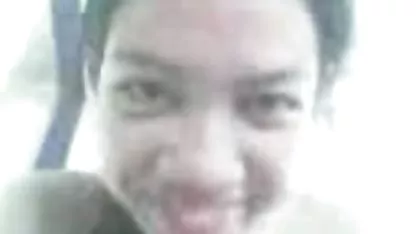 細い筋の妻巨大な性玩具の自家製のポルノ ポルノグラフィティ カウントダウン