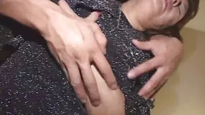 赤毛Busty コナン ポルノグラフィティ masseuseのソファ