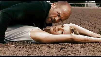 いピンクのアン汚れたら、庭にwanking ポルノ ツイッター