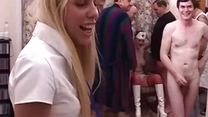 ジュリア-クシュナッディノバアン-愛の黒コック ポルノ 8