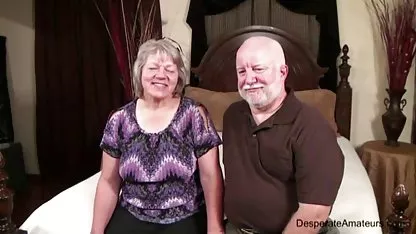 華やかな黒の女性のねらいの白人男性29 ポルノ アゲハチョウ